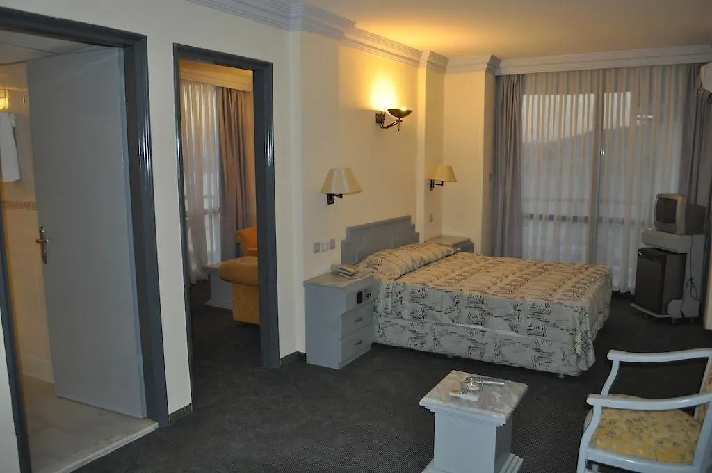 Grand Ozcelik Hotel Kusadasi 3*,  Turquía