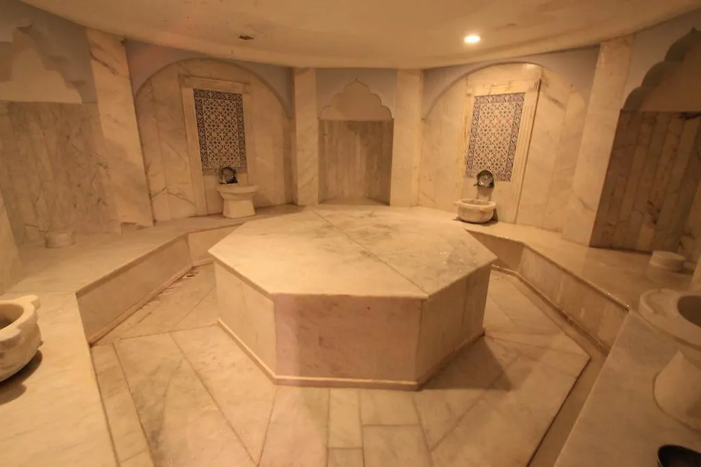 Grand Ozcelik Hotel Kusadası 3*,